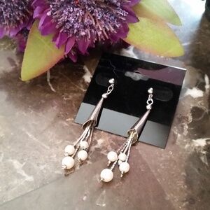 Silver & Pearl Dangle Earrings​